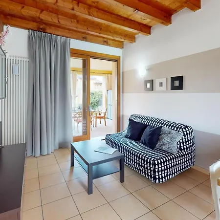 Sakura House By Bookinggardalake Appartamento Moniga del Garda