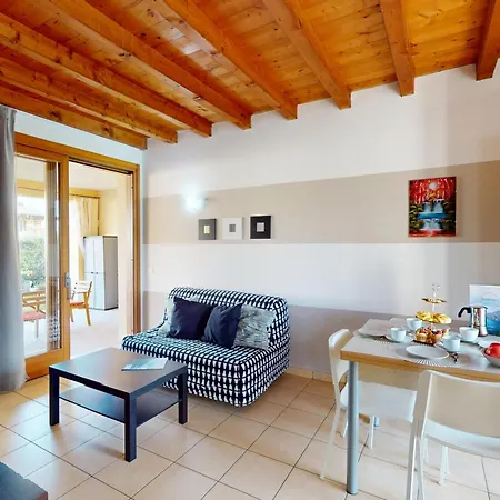 Sakura House By Bookinggardalake Apartman