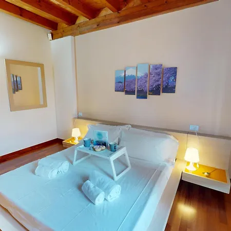 Sakura House By Bookinggardalake Moniga del Garda