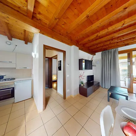 Sakura House By Bookinggardalake Appartamento *
