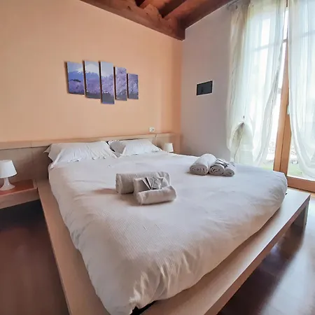 Apartman Sakura House By Bookinggardalake *