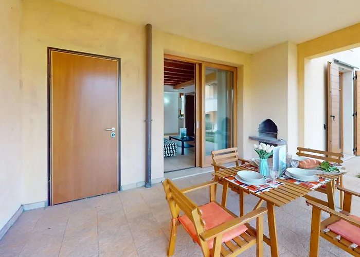 Apartman Sakura House By Bookinggardalake *