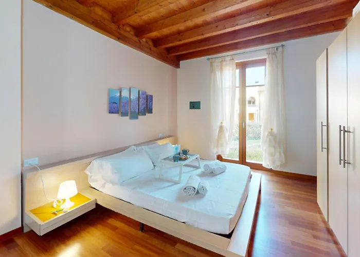 Apartman Sakura House By Bookinggardalake