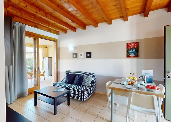 Sakura House By Bookinggardalake Apartman