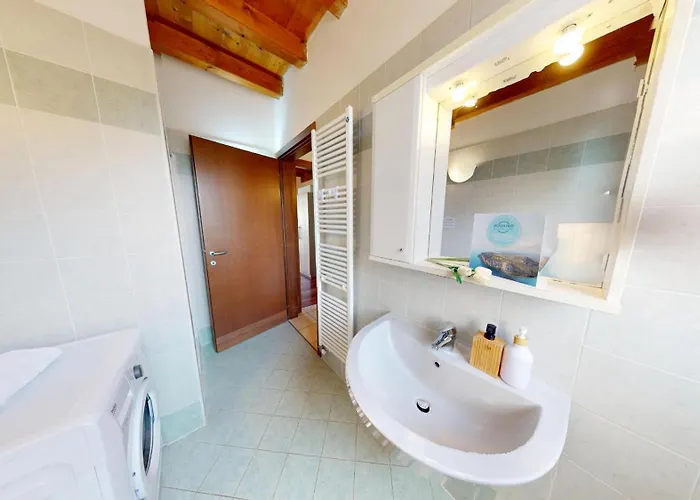 Sakura House By Bookinggardalake Moniga del Garda