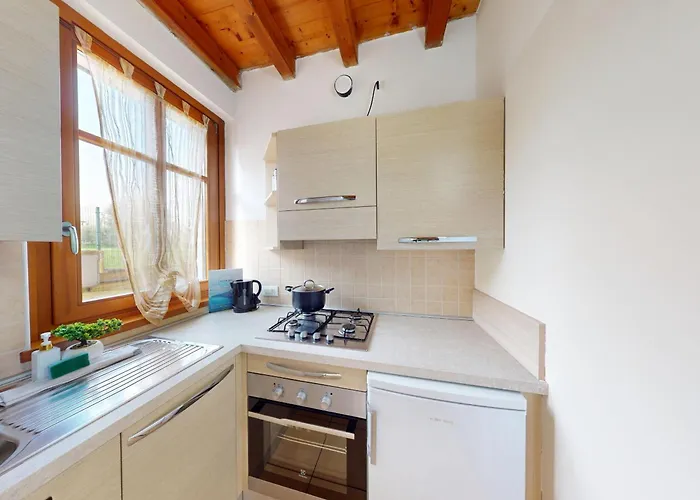 Apartman Sakura House By Bookinggardalake *