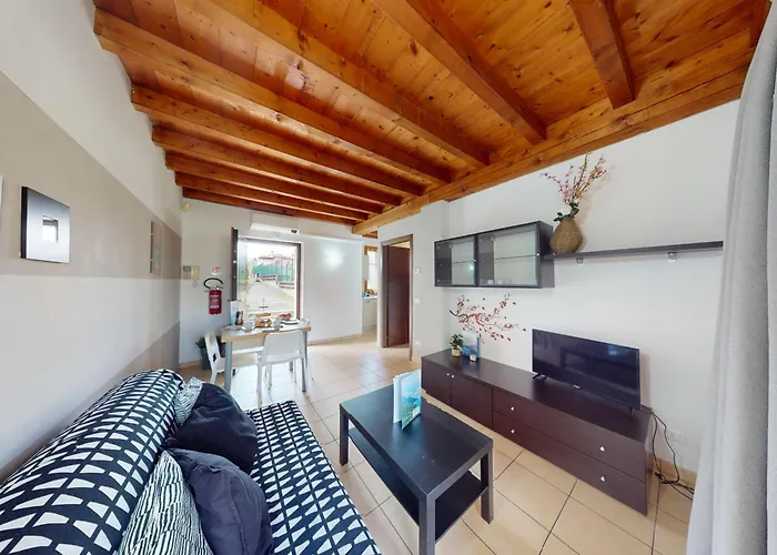 Apartman Sakura House By Bookinggardalake *