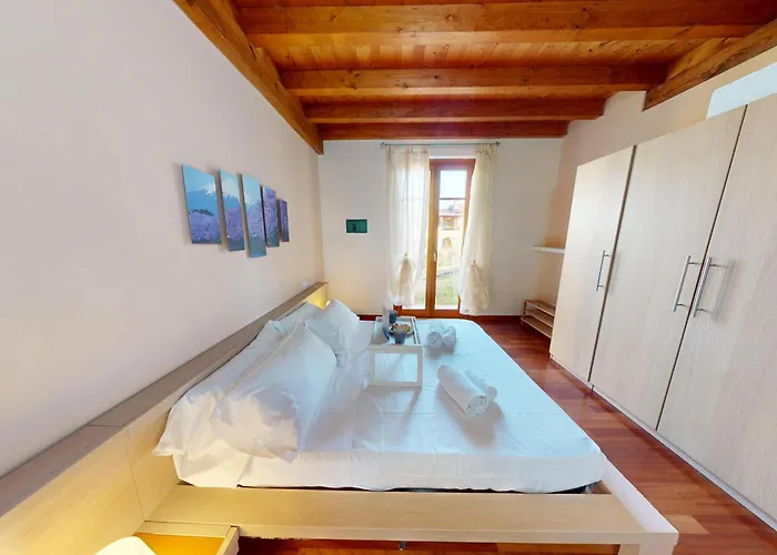 Apartman Sakura House By Bookinggardalake *