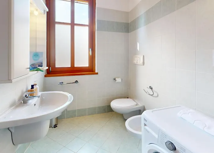 Sakura House By Bookinggardalake Apartman